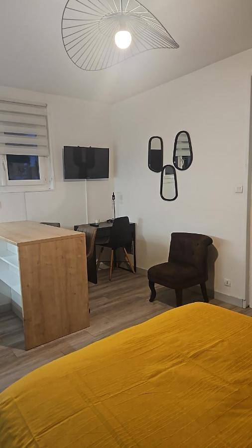 Appartement entier, Apartment in Sorbiers, Loire