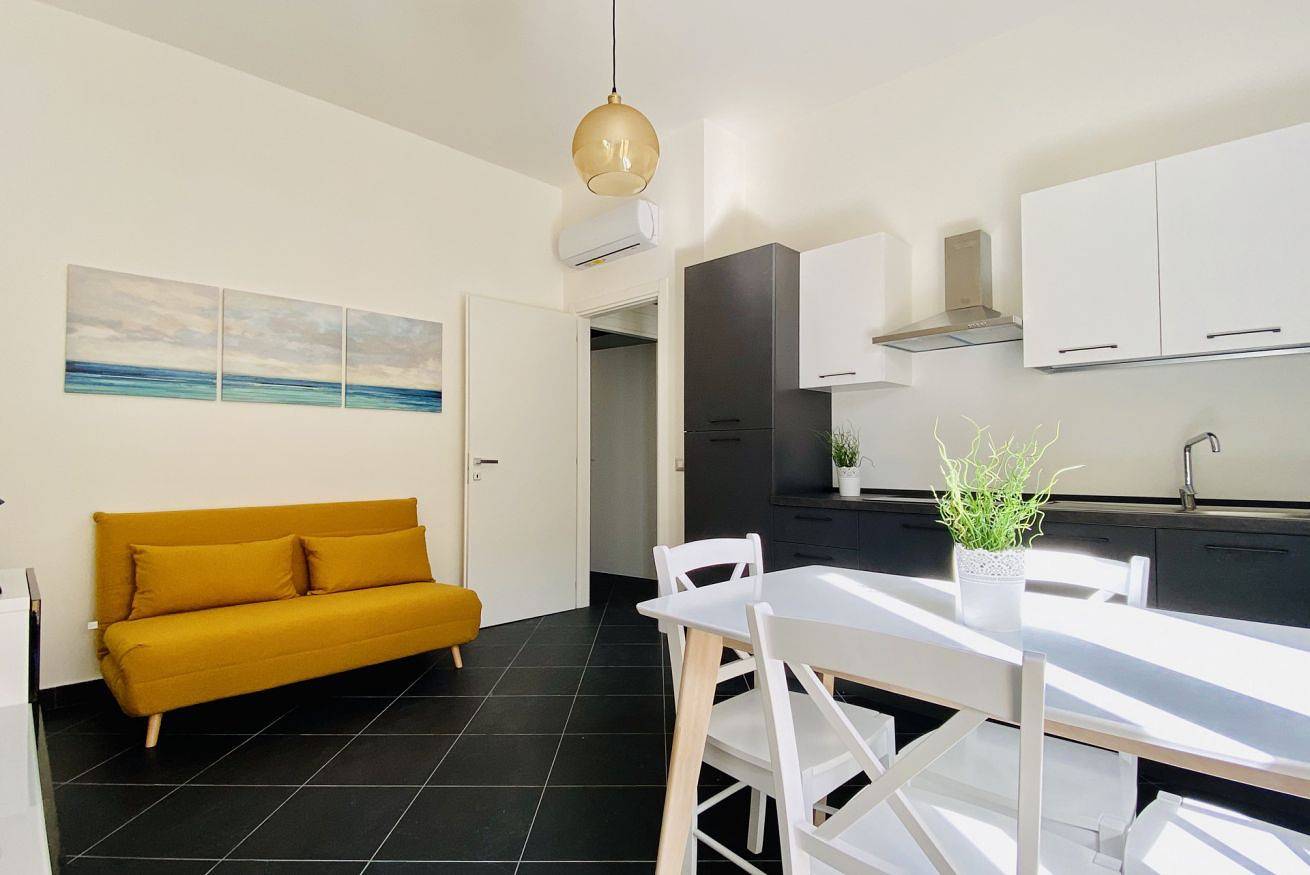 Appartamento intero, Guesthost - Cosy Flat with Sea View Balcony in Salerno, Costa tirrenica Campania