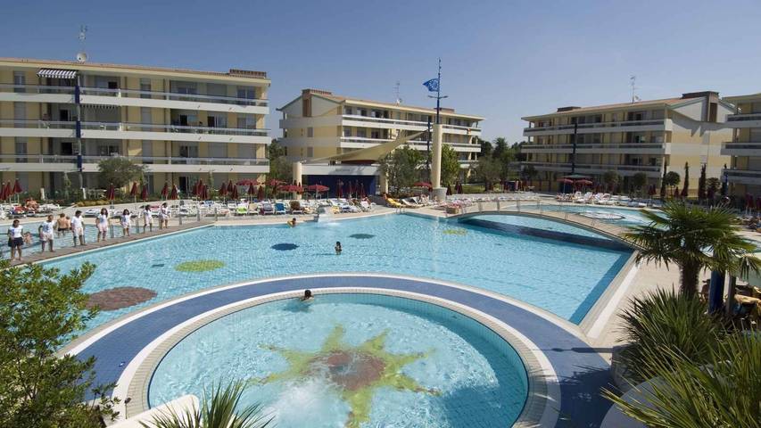 Apartahotel para 6 personas, con balcón en Italia