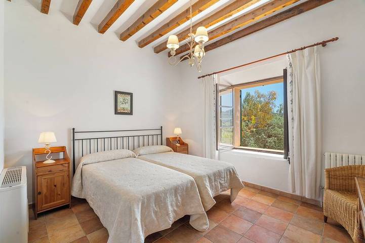 Finca für 18 Personen, mit Balkon und Garten in Bunyola - 4