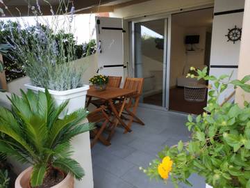 Gîte pour 3 personnes, avec terrasse à Agde