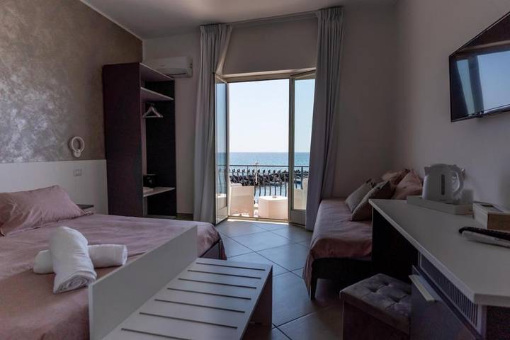 Chambre d’hôte pour 2 personnes, avec vue et balcon à Giardini-Naxos - 4