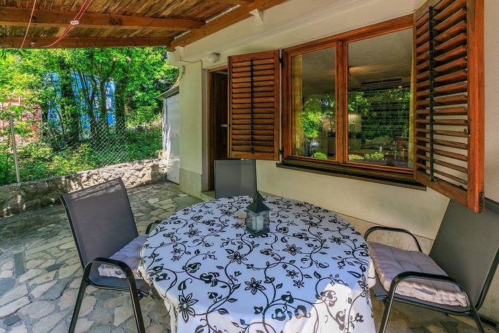 Ferienwohnung für 2 Personen, mit Terrasse und Garten in Dramalj - 3