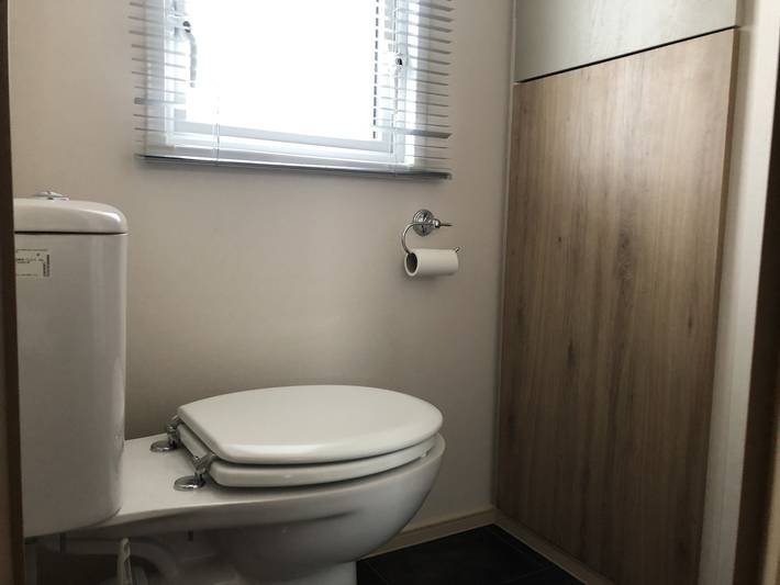 Excellent caravan 4 birth sleeps 6 Tranquil site in Mersea Island, Colchester