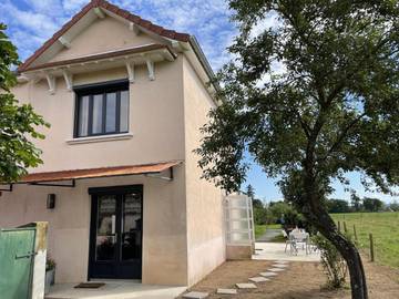 Gîte pour 5 personnes, avec terrasse à Pierrefitte-sur-Loire