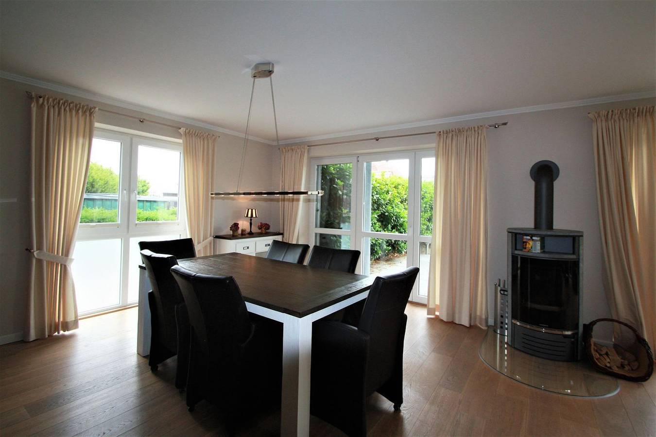 Ganze Wohnung, Ferienwohnung in Wyk auf Föhr: Garten, Terrasse & Kaminofen, 100 m² in Wyk auf Föhr (Stadt), Wyk auf Föhr