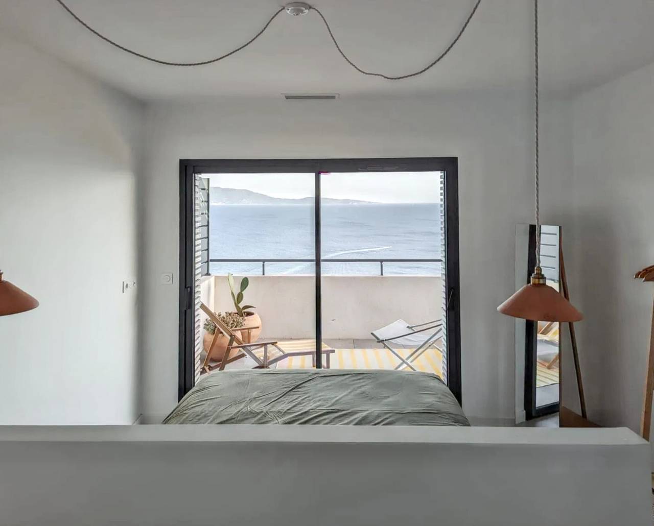 Apartamento entero, Apartamento espacioso en Cargèse con terraza con vistas al mar in Cargèse, Parc naturel régional de Corse