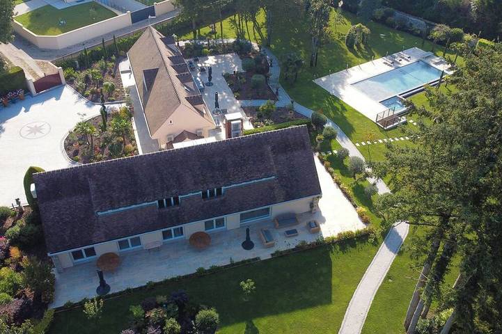 Location de vacances pour 8 personnes, avec piscine et jardin à Samoreau