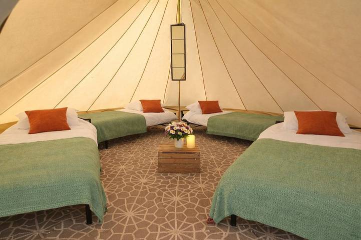 Glamping for 4 people, with garden in Edinburgh