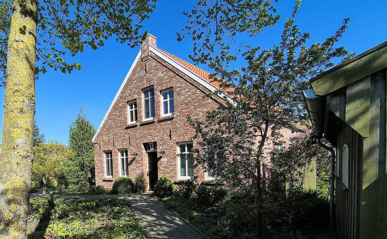 Ferienhaus für 5 Personen, mit Terrasse und Garten in Pilsum