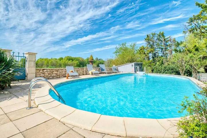 Villa pour 7 personnes, avec piscine ainsi que terrasse et jardin - 1