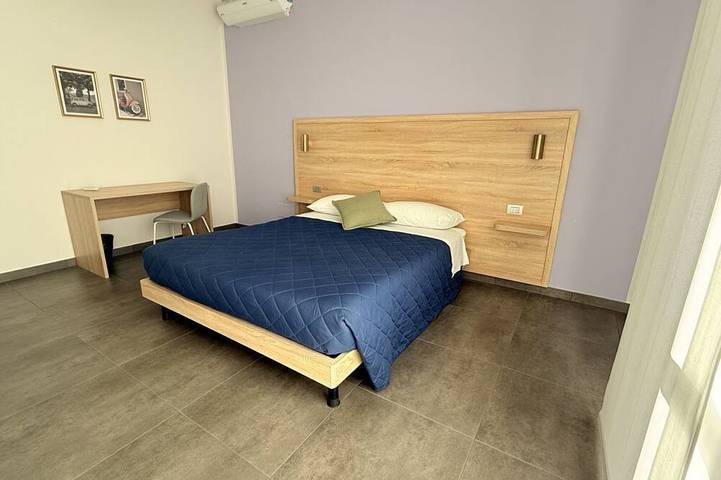 Ganze Wohnung, Discover Apartment Lorenzo, an elegant residence situated in a quiet area just 15 minutes from Florence. Tastefully furnished with high-end finishes, this apartment is designed for those seeking a refined environment that meets every need.Perfect for fam in Prato, Prato Provinz