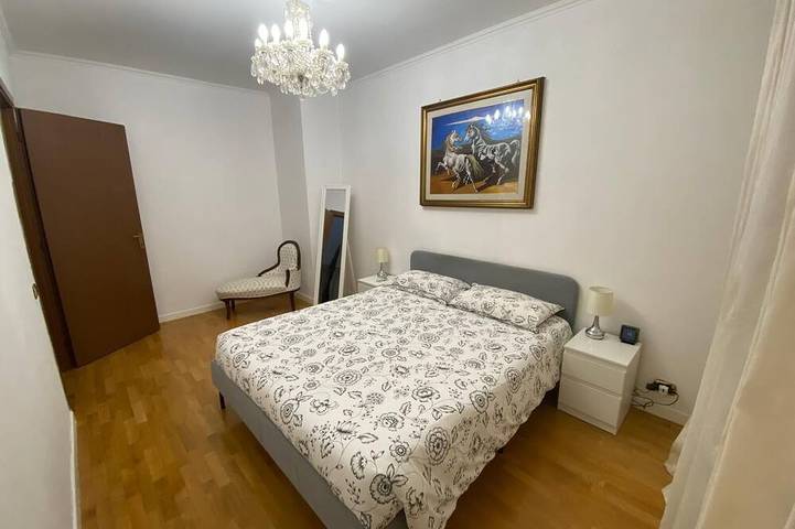 Villa con aria condizionata su tre piani con giardino privato e parcheggio in Settecamini, Roma