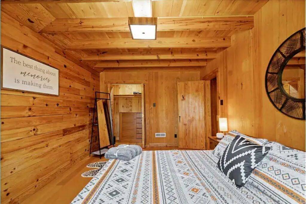 Cozy Cabin @James River; Live/Work/Play Experience in Henrico County