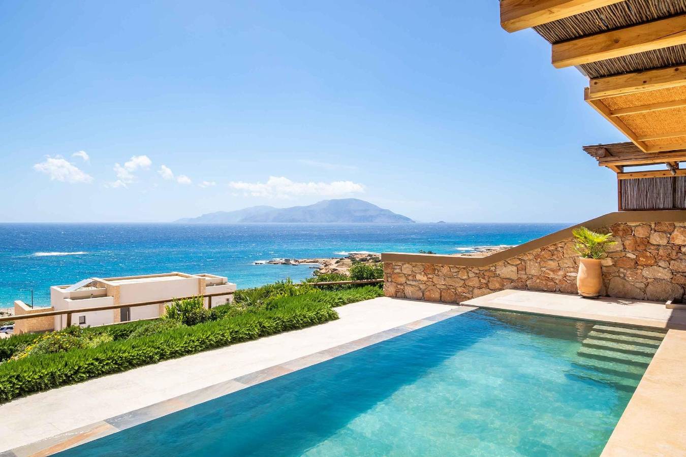 Ganze Ferienwohnung, Vala Luxury Villa A - Privater Pool, 200m zum Strand in Karpathos