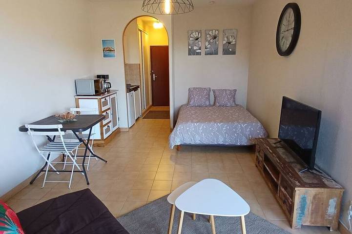 Appartamento intero, Studio apartment with a view and direct access to the ocean, with a pool in the heart of the Costa Verde in Moriani-Plage, Corte e dintorni