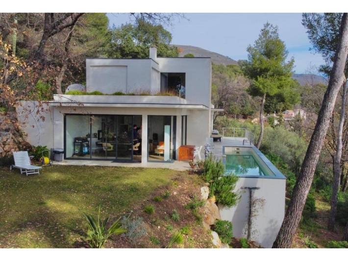 Location de vacances pour 5 personnes, avec terrasse et jardin à Tourrettes-sur-Loup - 3