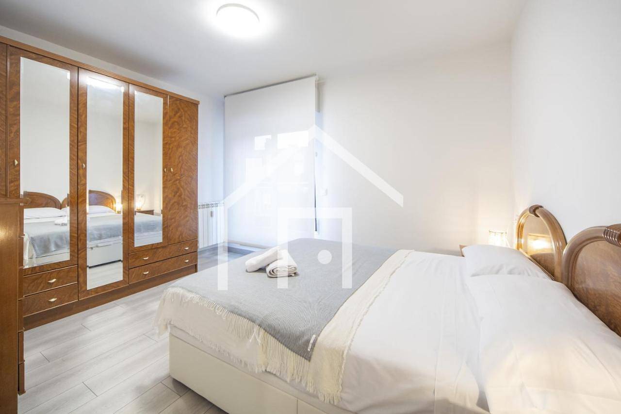 Apartamento entero, Ático Quintana Ii - con terraza, en el centro con Wifi y garaje in Oviedo, Cordillera Cantábrica