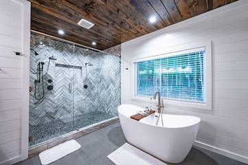 Log Cabin for 2 Guests in Broken Bow, Broken Bow Lake, Picture 3