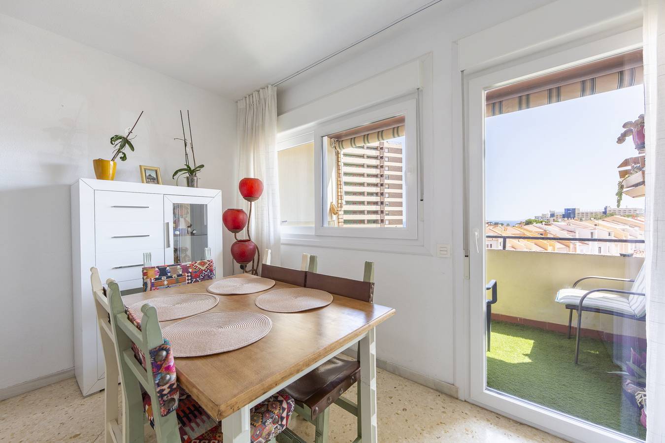 Ganze Wohnung, Ferienwohnung 'Aguadulce Beach' mit Meerblick, Wi-Fi und Klimaanlage in Aguadulce, Roquetas de Mar