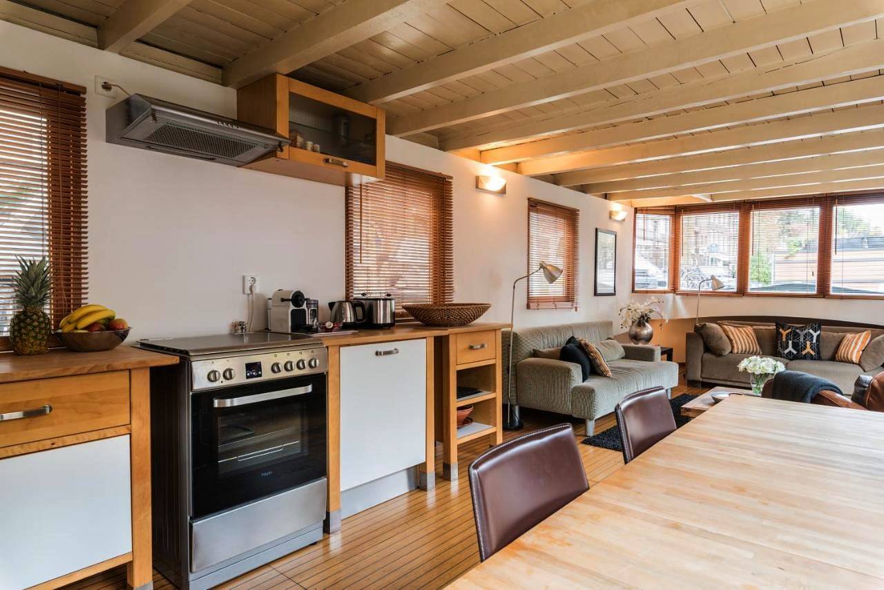 Houseboat Prince William in Jordaan, Dutch Coast