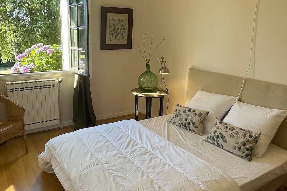 Maison Périgourdine idéale pour vacances amis /famille - 12pers / 6 chambres. in La Douze, Périgord Blanc
