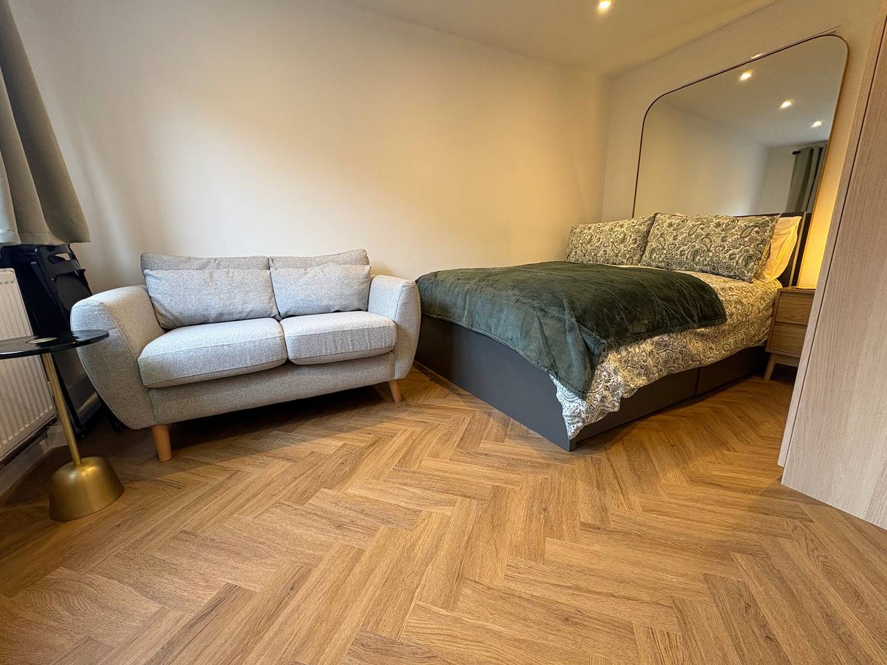 Apartamento vacacional entero, Luxury Studio Apartment- Sleeps 2 -Patio- Parking in Brístol, Sudoeste de Inglaterra