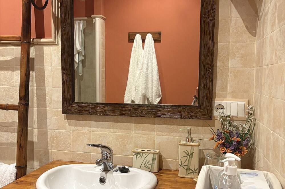 Entire apartment, 14A10 Cau La Mar Apto en pleno casco historico in Lastres, Colunga