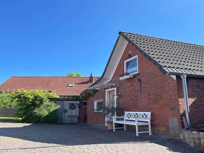 Ferienhaus für 2 Personen, mit Terrasse und Garten in Emden - 2