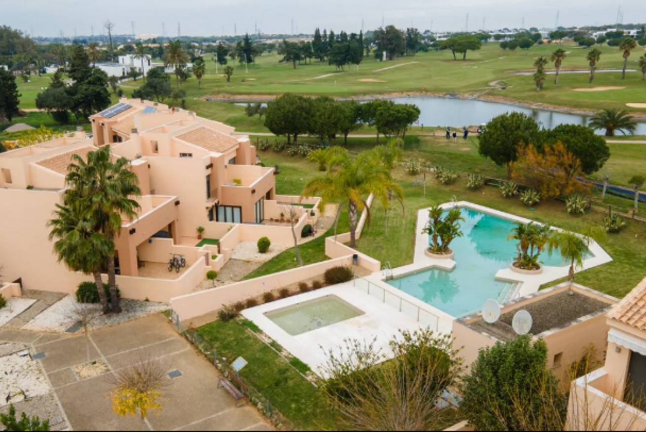 Appartement entier, 🏡 Refuge de Rêve à Puerto Real, Cadix | Résidence sur Golf | Piscine & Padel in Puerto Real, Costa de la Luz
