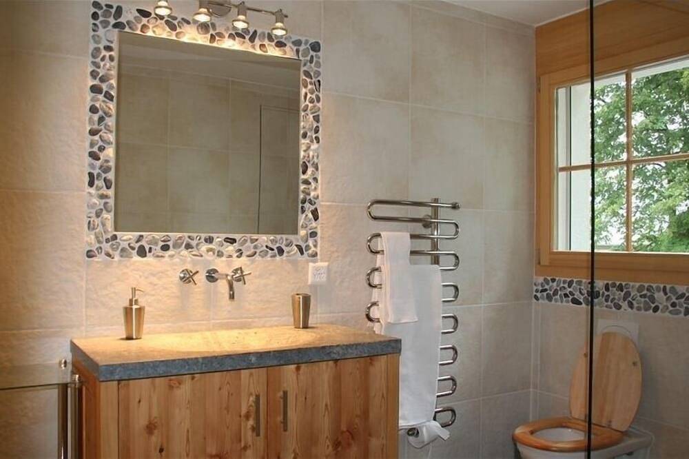 Ganze Wohnung, Neues Chalet W / Studio in Bönigen bei Interlaken am Brienzersee in Bönigen, Verwaltungskreis Interlaken-Oberhasli