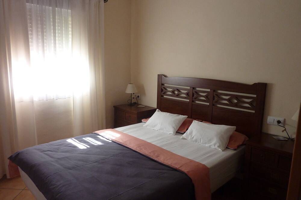 Villa mit andalusischem Flair. Natur pur! Privatpool, Wifi in Los Franceses-La Vega, Chiclana de la Frontera