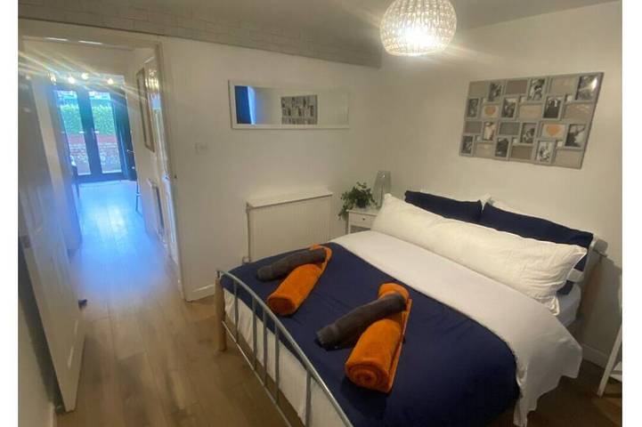 Apartamento entero, Worc City-Parking-Wi-Fi-Toiletries-TVs-Full kitchen-Ent Apart-Outside Space in Worcester, Worcestershire