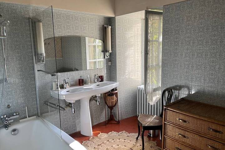 Location de vacances pour 12 personnes, avec jardin et terrasse à Les Ormes - 4