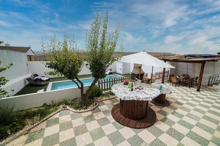 Casa rural para 13 personas, con piscina además de jardín y vistas en El Padul - 3