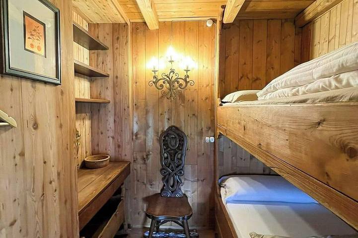 Casa Walser del XV secolo in borgo storico in Alagna Valsesia, Alpi Pennine