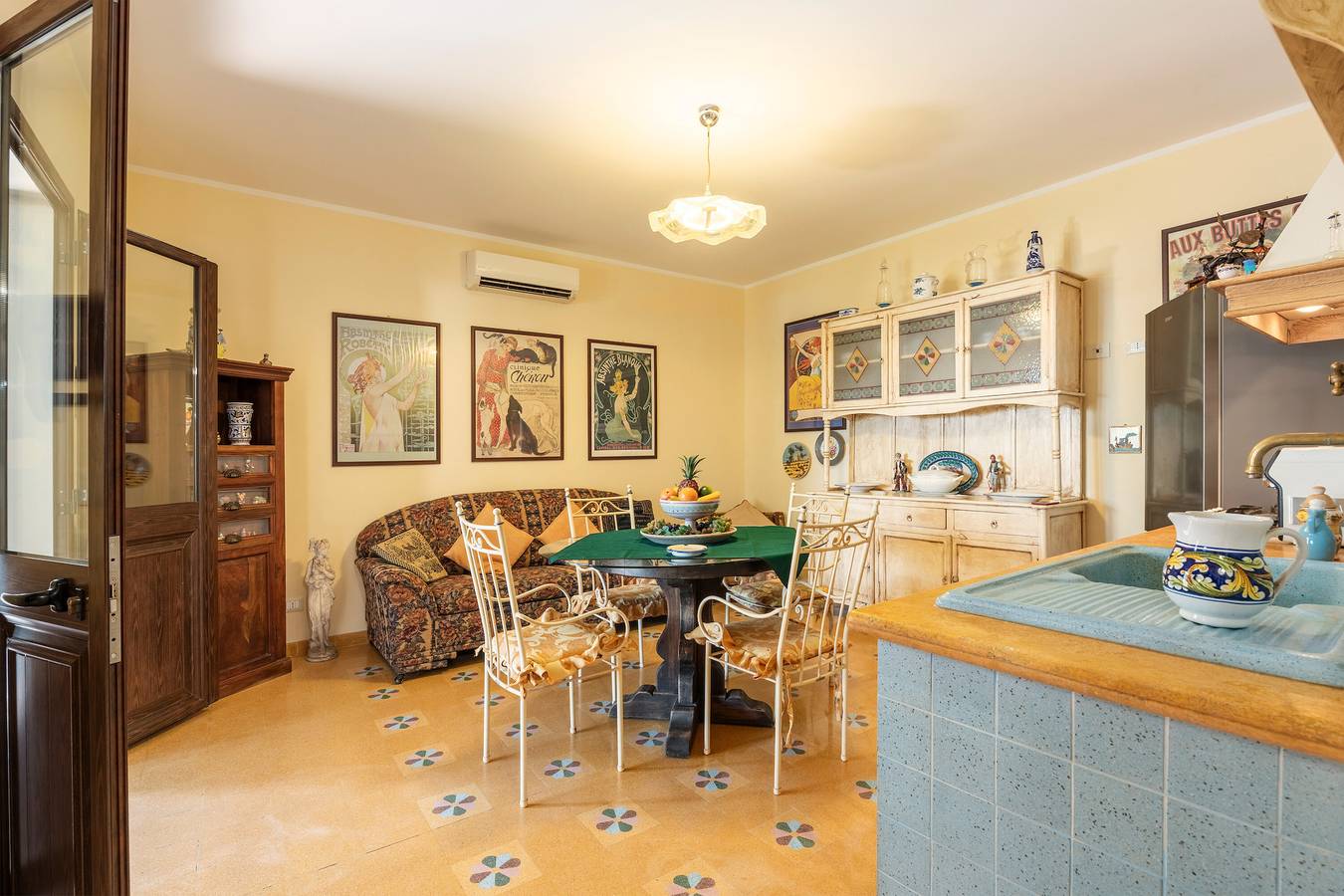 Villa Vegna with Sea View, Wi-Fi and Air Conditioning in Palermo, Palermo Province