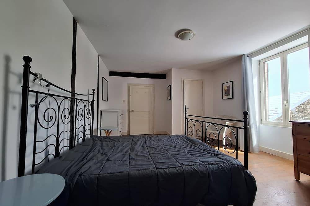 Grand villa, piscine chauffée, spa, sauna, 8-12 personnes in Préveranges, Saint-Amand-Montrond