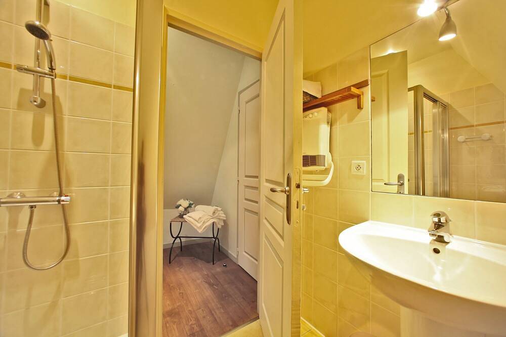 Gîte de charme pour 6 personnes avec piscine privée à proximité de Sarlat in La Chapelle-Aubareil, Périgord Noir