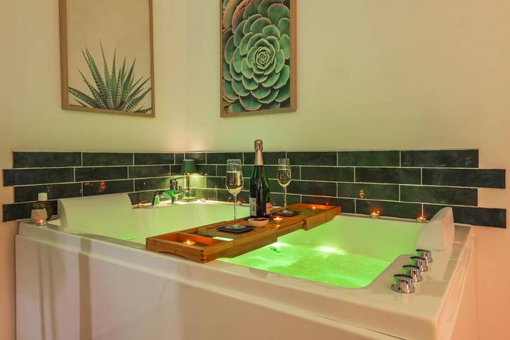 Gîte pour 2 personnes, avec Jacuzzi à Schweighouse-sur-Moder