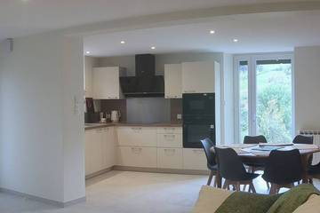 Gîte pour 4 personnes, avec jardin et terrasse à La Cresse