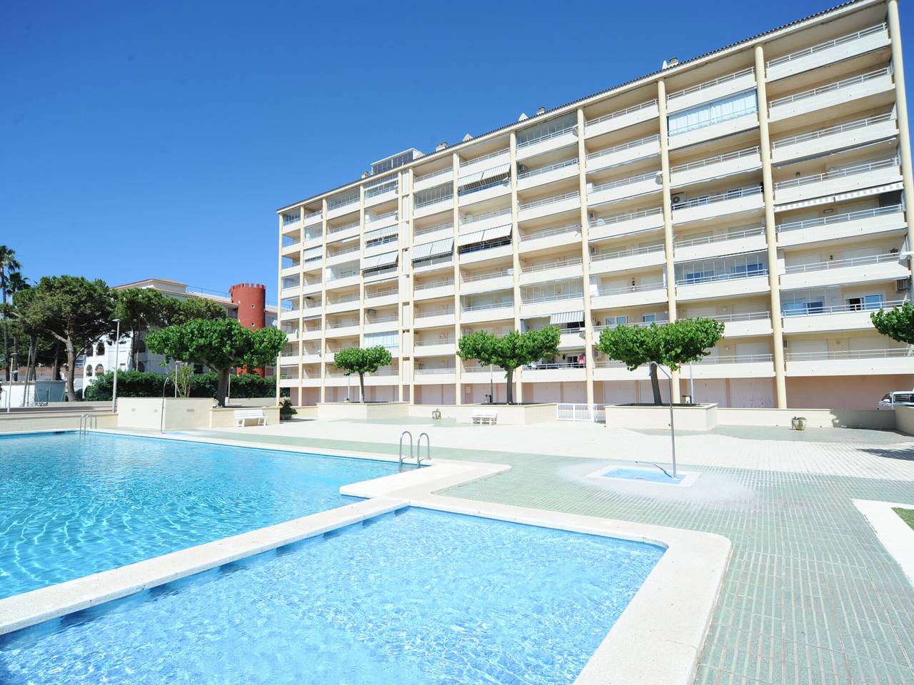 Entire apartment, Family Apartment 3 Bedrooms Pool and Parking in Peniscola in Peñiscola, Costa del Azahar