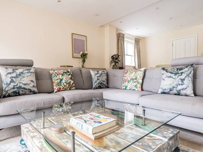 Glamping for 5 people, with garden in Surrey