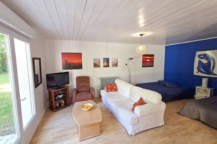 Gîte pour 5 personnes, avec jardin et terrasse, animaux acceptés à Grézac - 4