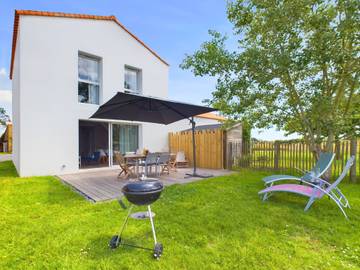 Gîte pour 7 personnes, avec jardin ainsi que piscine et terrasse dans Plage naturiste (Olonne-sur-Mer)