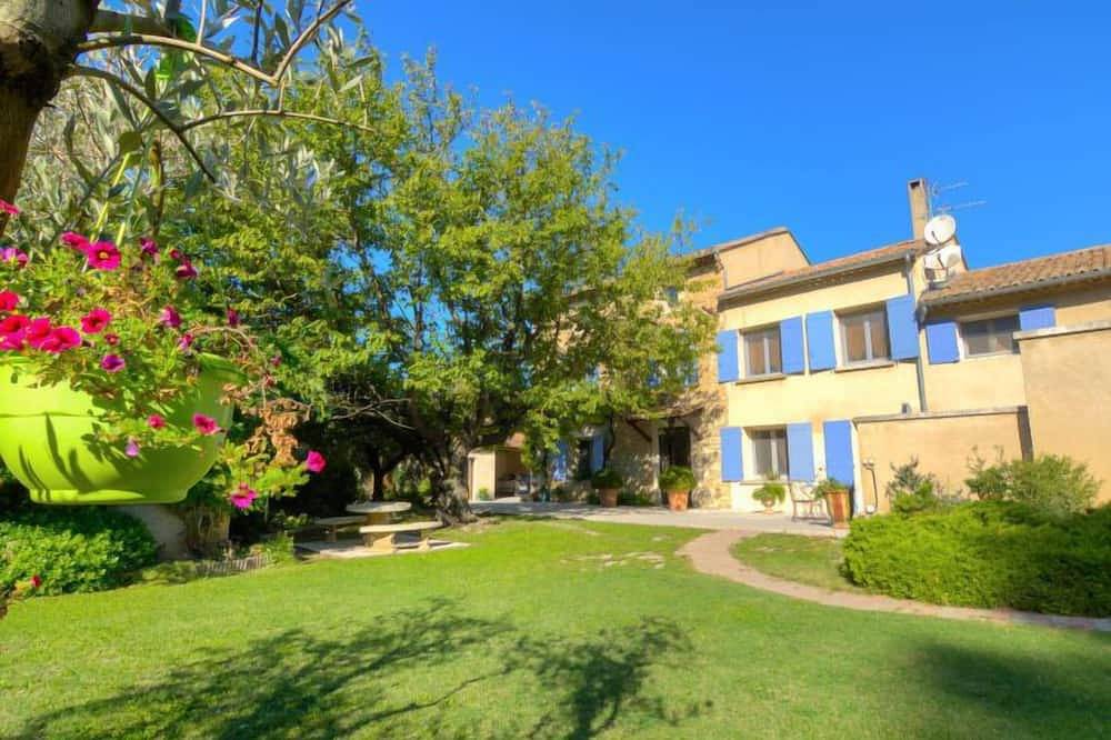 De la Roque by Interhome in Althen-des-Paluds, Vaucluse