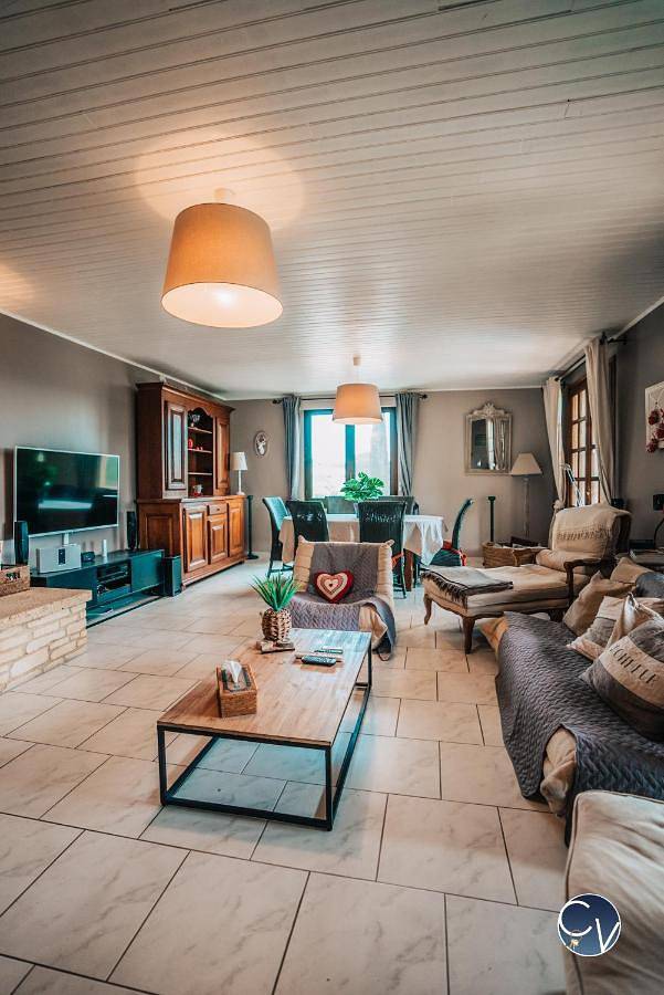 Location de vacances pour 10 personnes, avec jardin ainsi que jacuzzi et piscine à Vénéjan - 3