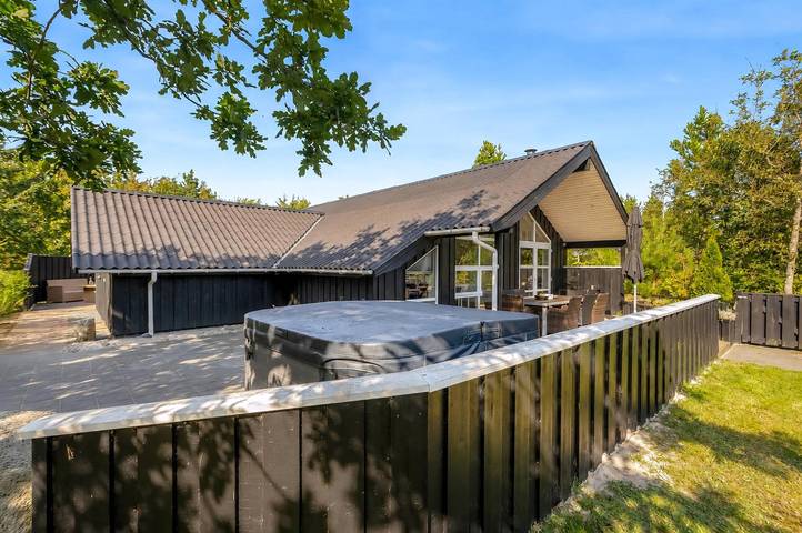 Ferienhaus für 8 Personen, mit Terrasse und Whirlpool, mit Haustier - 1