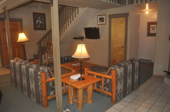 Log cabin for 8 people in Angel Fire