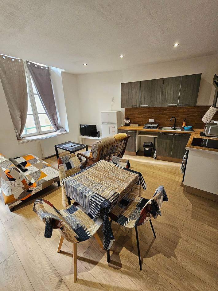 Gîte pour 6 personnes, avec jacuzzi, animaux acceptés à Montluçon - 3